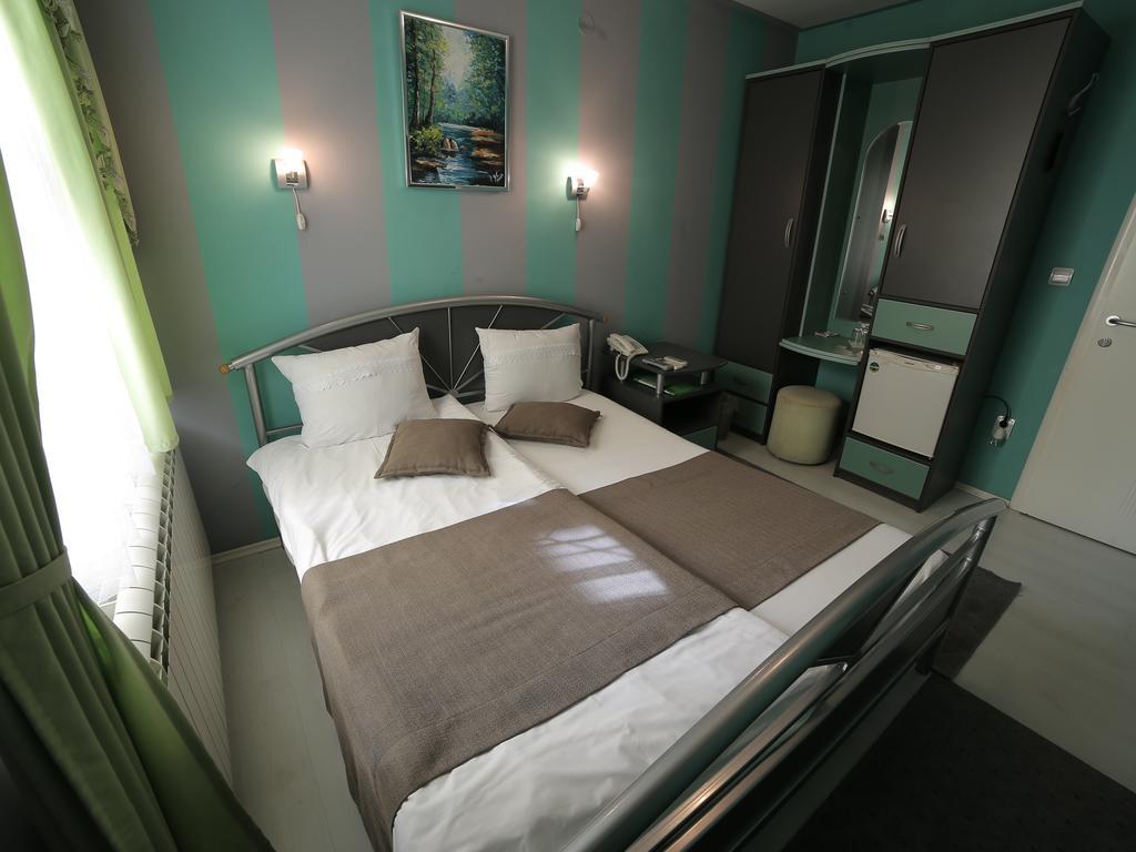 קרגיובאק Hotel Zeneva חדר תמונה