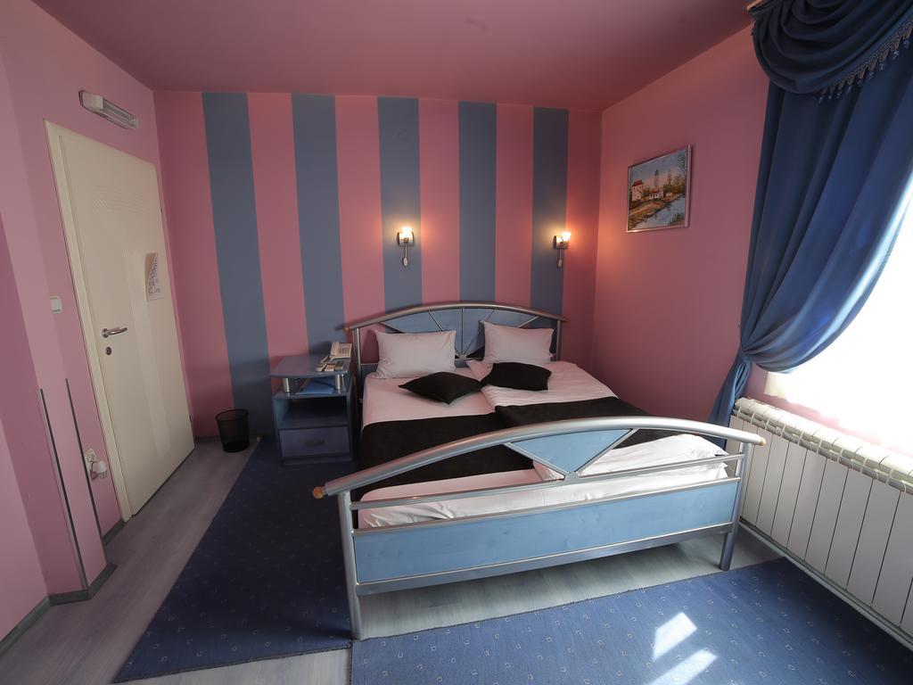 קרגיובאק Hotel Zeneva חדר תמונה