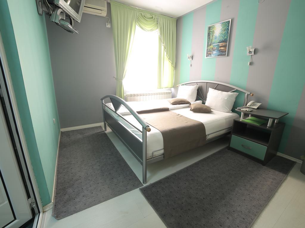 קרגיובאק Hotel Zeneva חדר תמונה