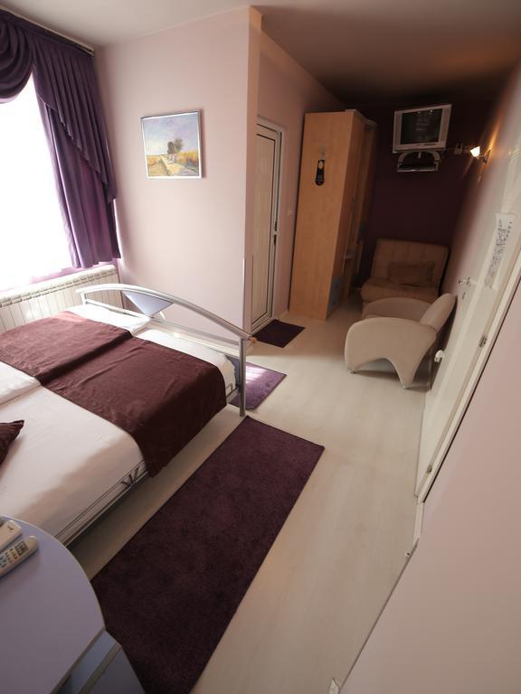 קרגיובאק Hotel Zeneva חדר תמונה