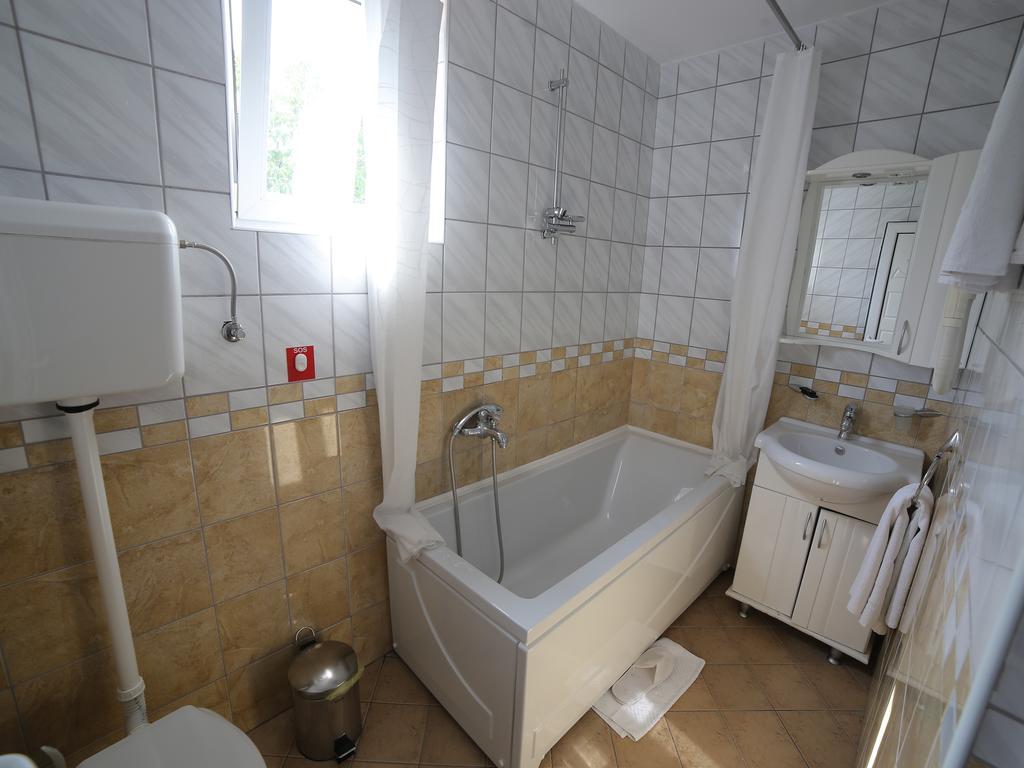 קרגיובאק Hotel Zeneva חדר תמונה