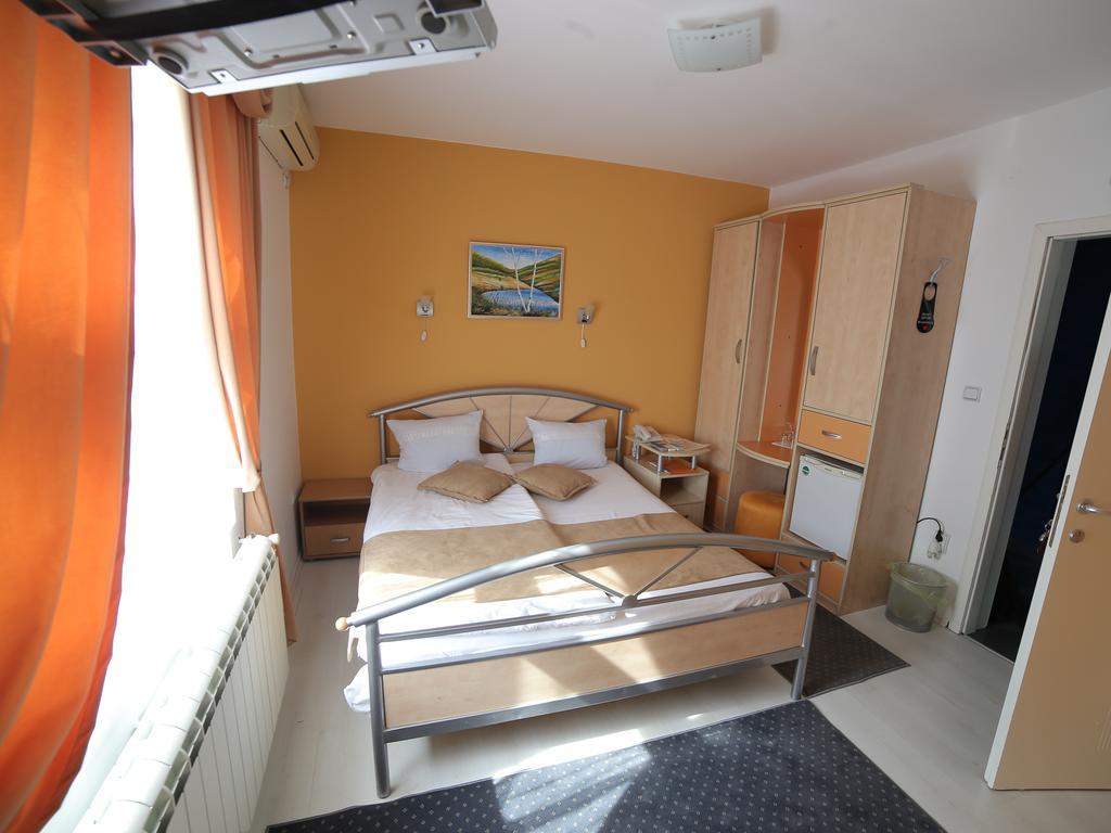 קרגיובאק Hotel Zeneva חדר תמונה