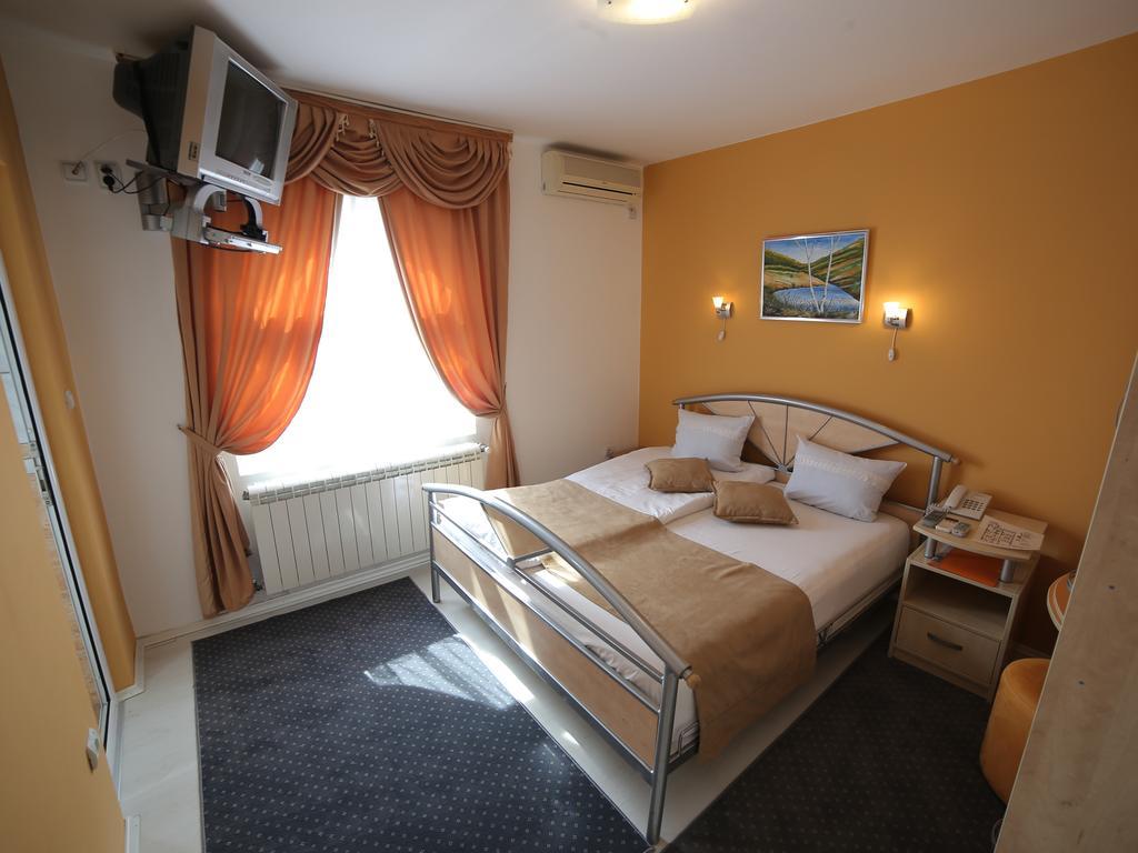 קרגיובאק Hotel Zeneva חדר תמונה