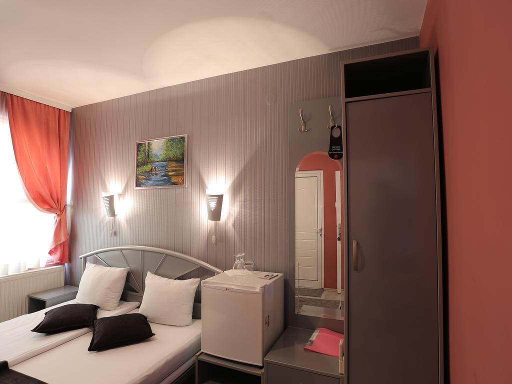 קרגיובאק Hotel Zeneva חדר תמונה