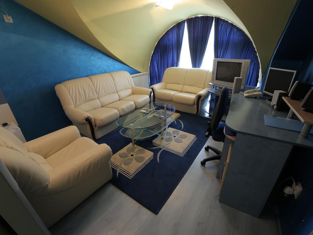 קרגיובאק Hotel Zeneva חדר תמונה