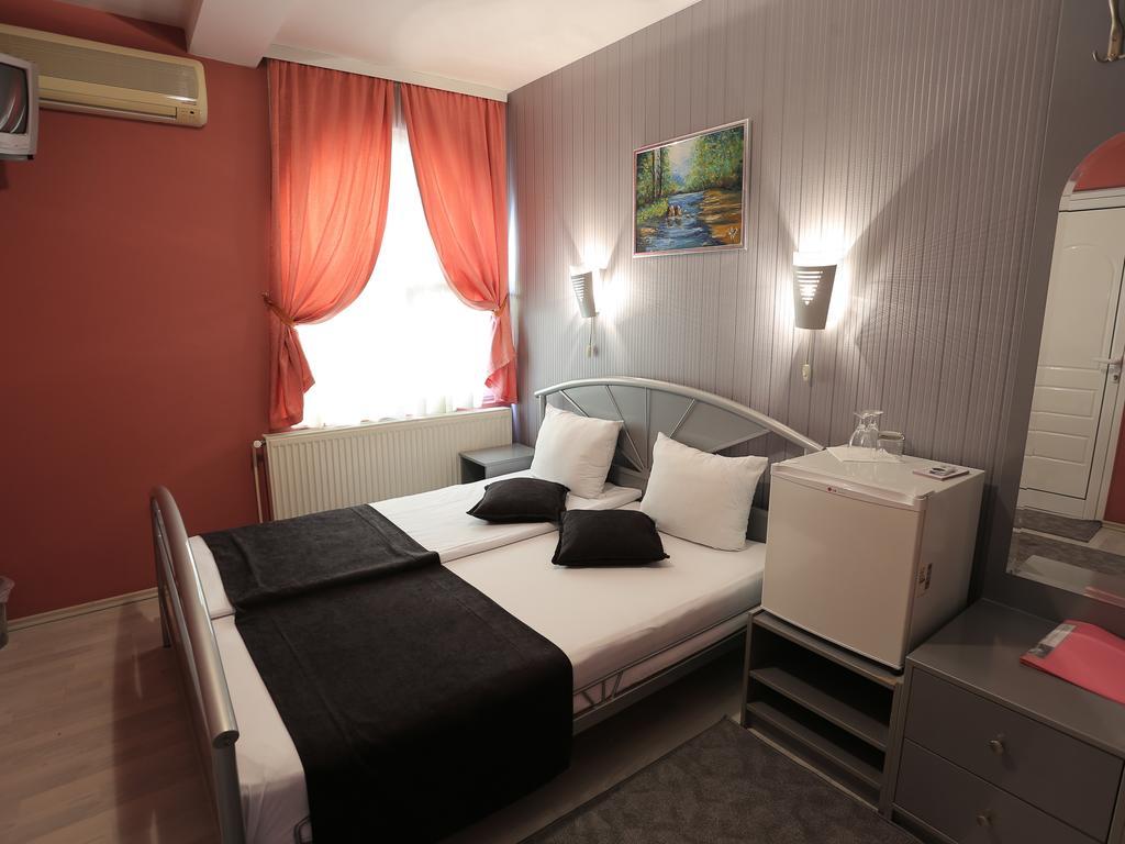 קרגיובאק Hotel Zeneva מראה חיצוני תמונה