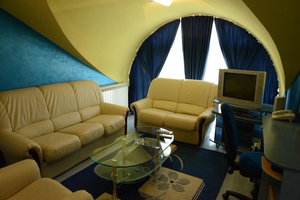 קרגיובאק Hotel Zeneva חדר תמונה